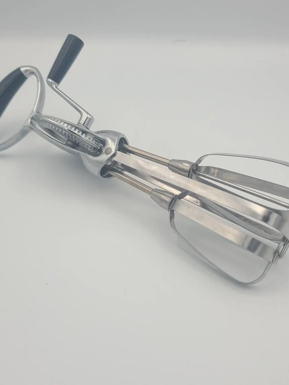 Vintage Flint Ekco Best Egg Beater Hand Crank Mixer Stainless Steel Black Handle